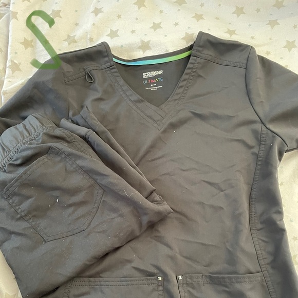 5 pairs of scrubs, sizes xs & small. - Picture 3 of 5